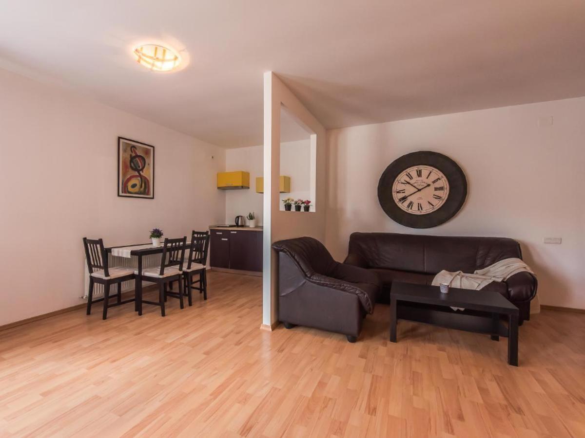 Color Apartments Old Town Center بوخارست المظهر الخارجي الصورة