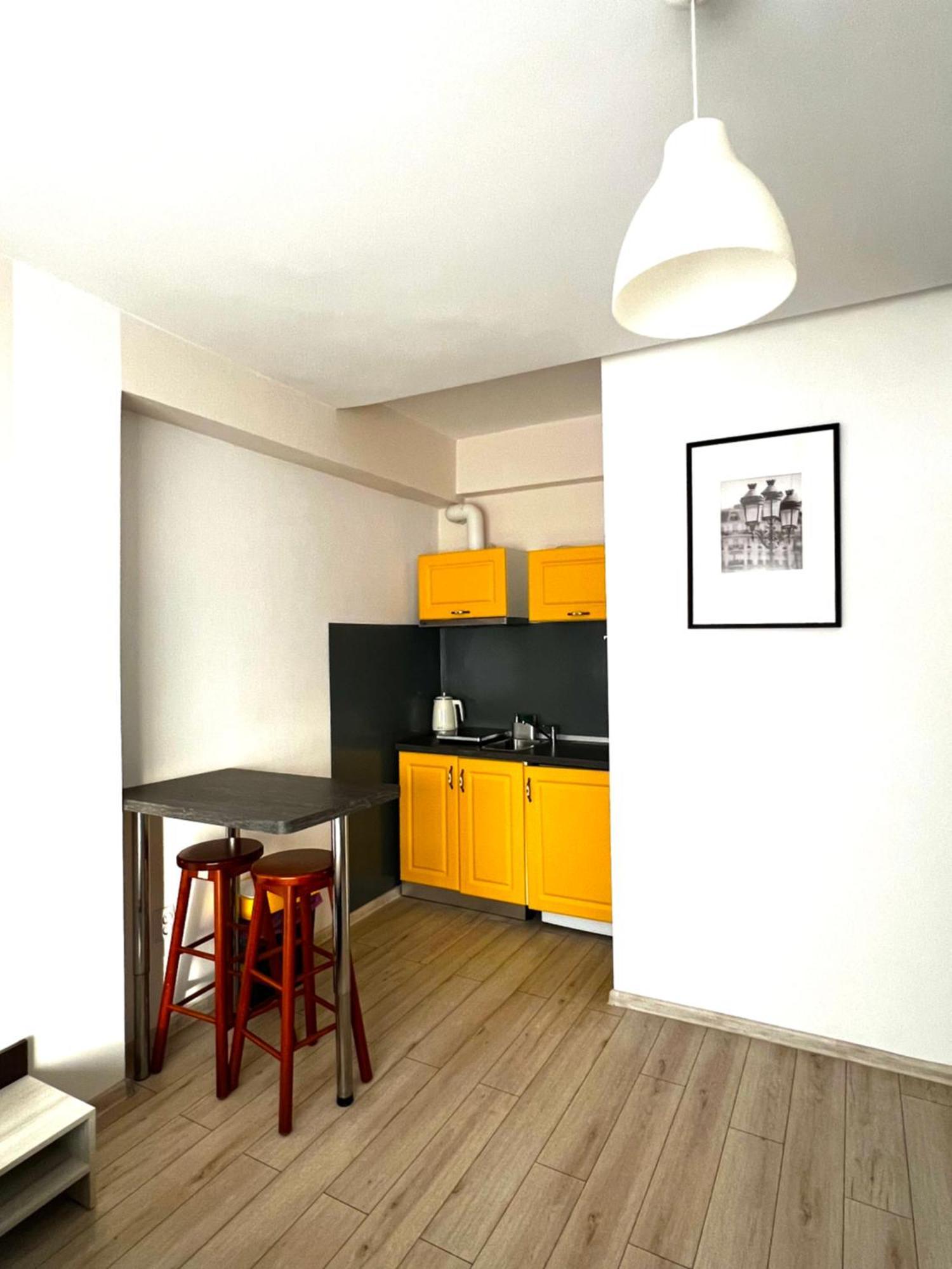 Color Apartments Old Town Center بوخارست المظهر الخارجي الصورة