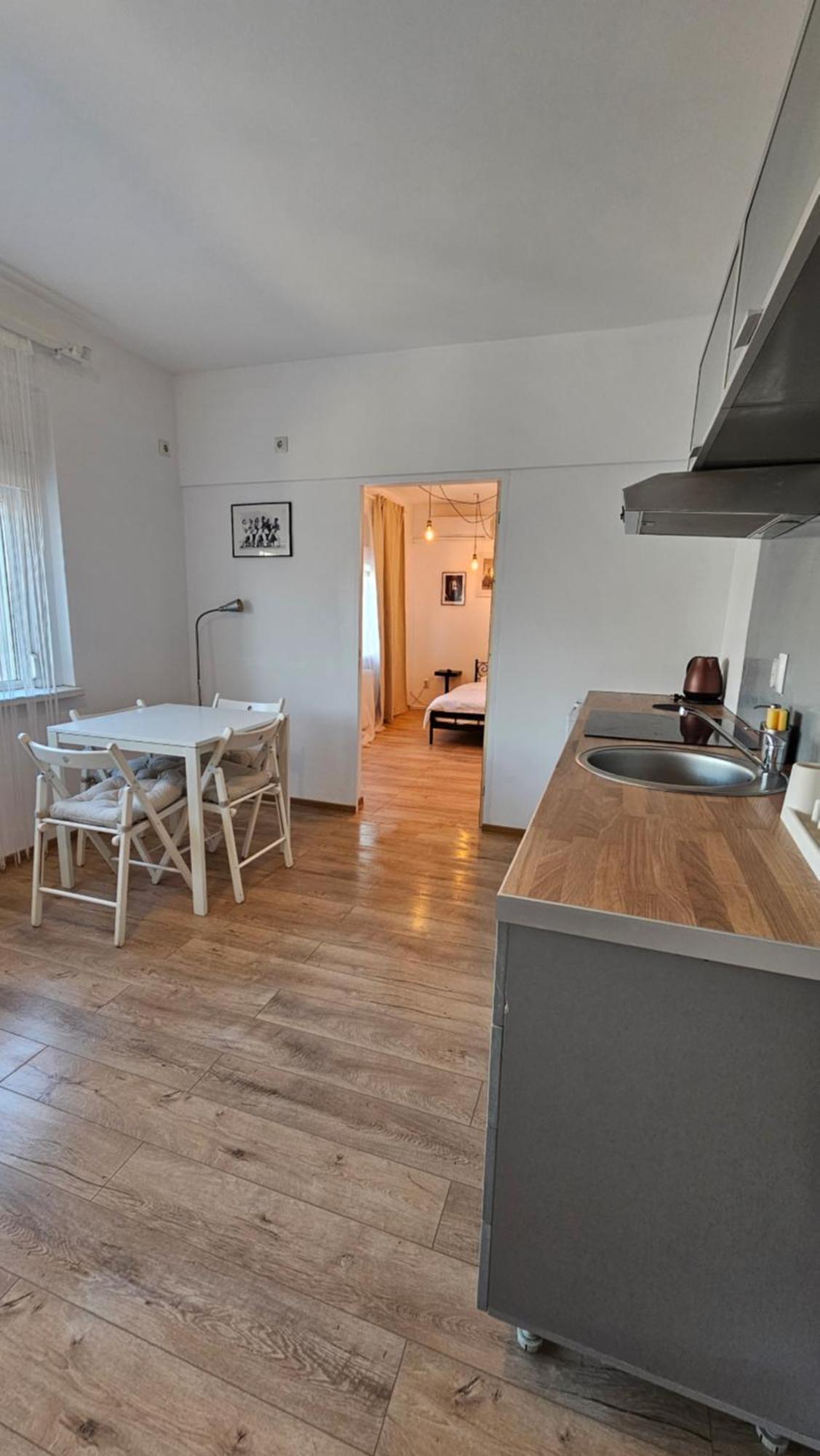 Color Apartments Old Town Center بوخارست المظهر الخارجي الصورة