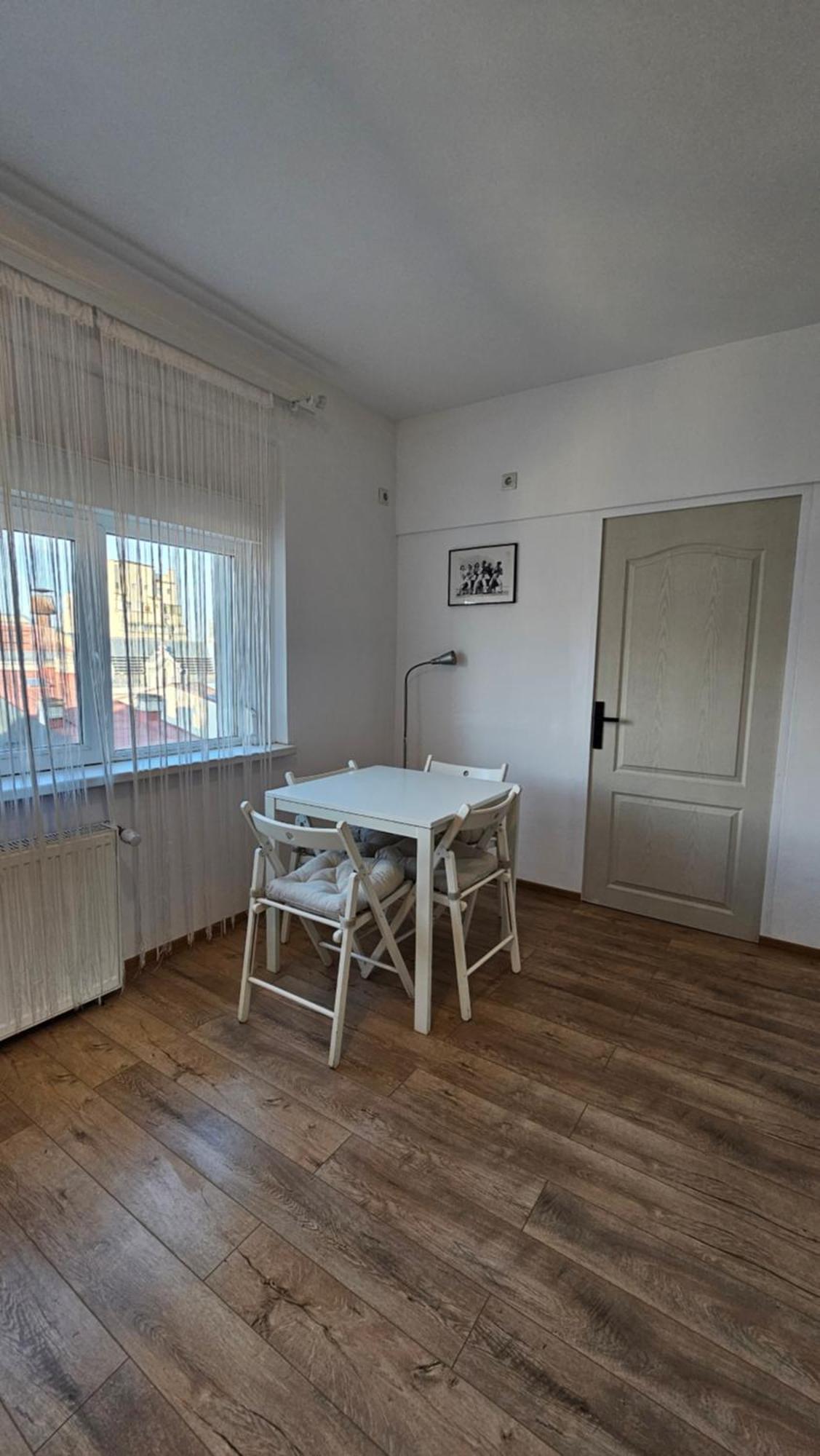 Color Apartments Old Town Center بوخارست المظهر الخارجي الصورة