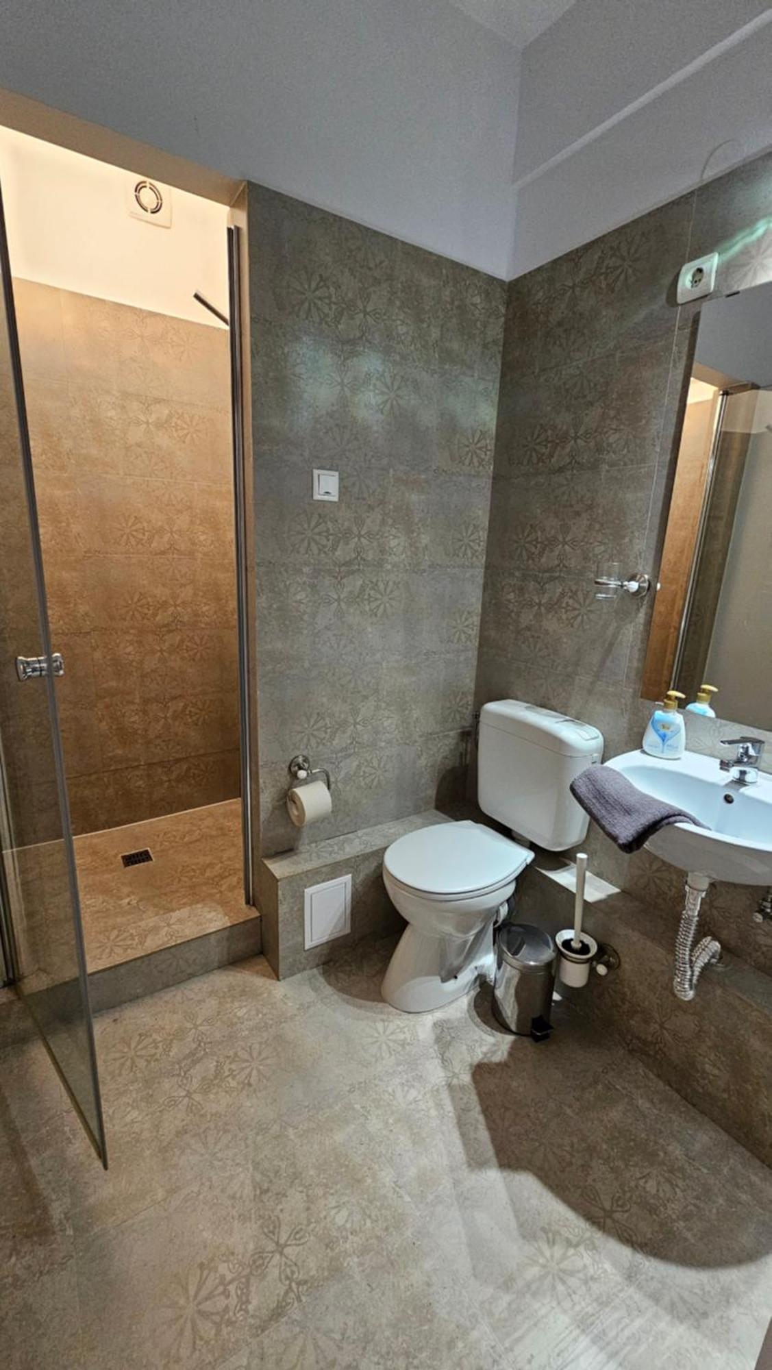 Color Apartments Old Town Center بوخارست المظهر الخارجي الصورة