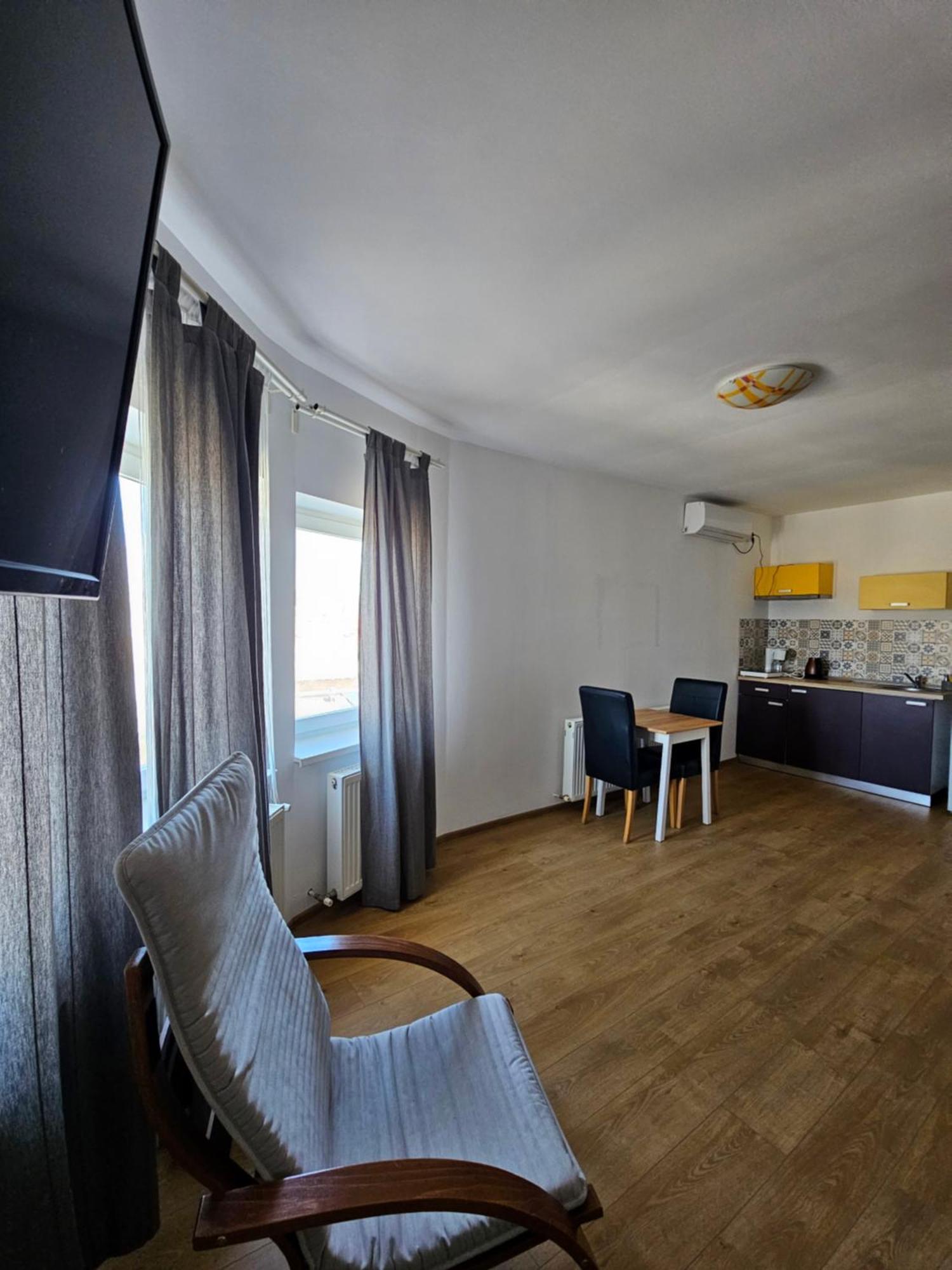 Color Apartments Old Town Center بوخارست المظهر الخارجي الصورة